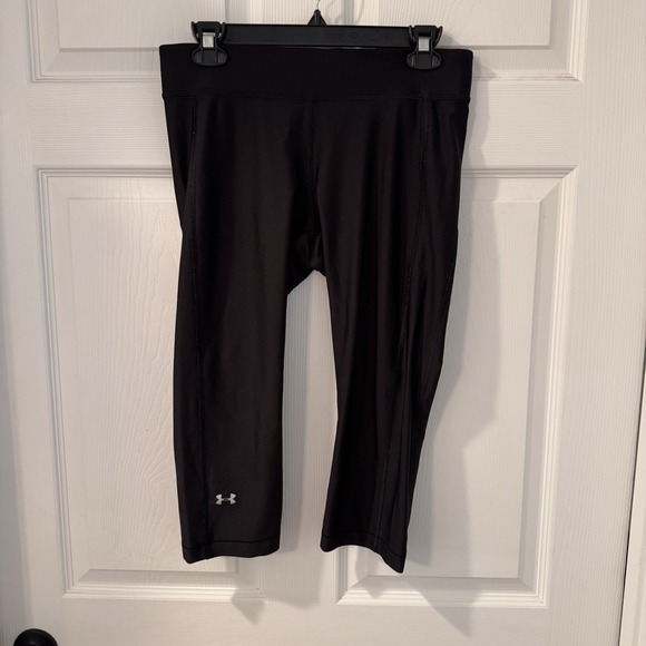 Women's Under‎ Armour Crop Black Leggings - Size Large - Picture 1 of 5